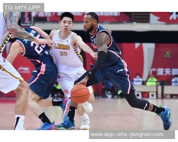 周琦回忆东莞快乐时光感慨宏远队的11冠荣耀与团队精神