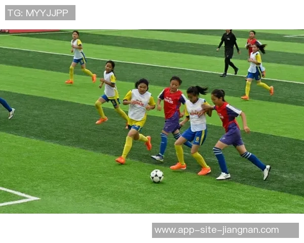 中国足球2025年展望：青训成关键突破口依旧面临挑战与机遇